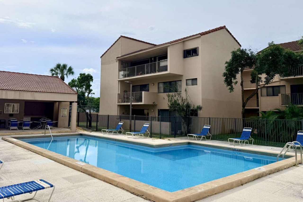 6305 Gage Place, Unit 108-A, Miami Lakes, FL 33014 Photo