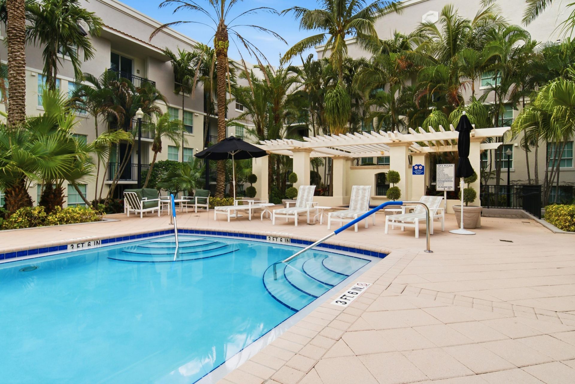 600 S Dixie Highway, Unit 211, West Palm Beach, FL 33401 Photo