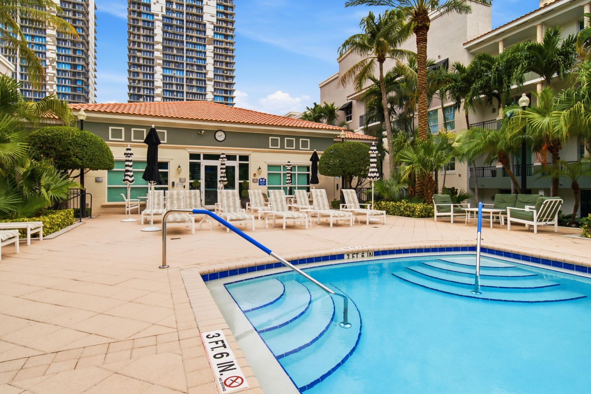 600 S Dixie Highway, Unit 211, West Palm Beach, FL 33401 Photo