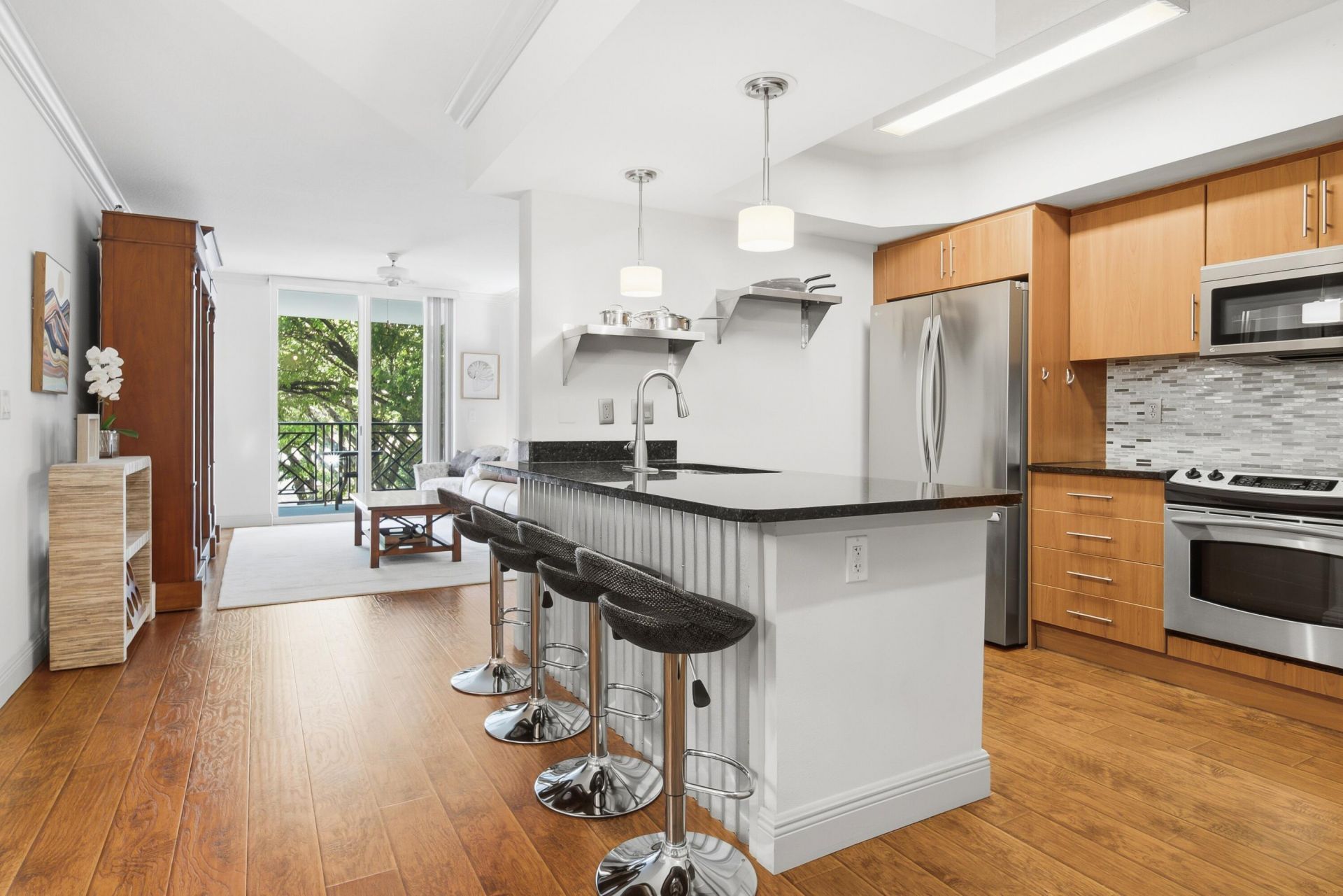 600 S Dixie Highway, Unit 211, West Palm Beach, FL 33401 Photo