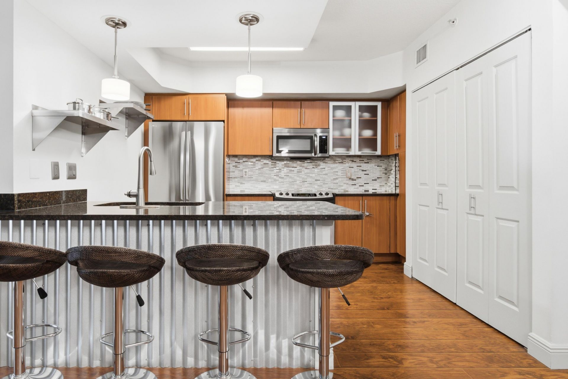 600 S Dixie Highway, Unit 211, West Palm Beach, FL 33401 Photo