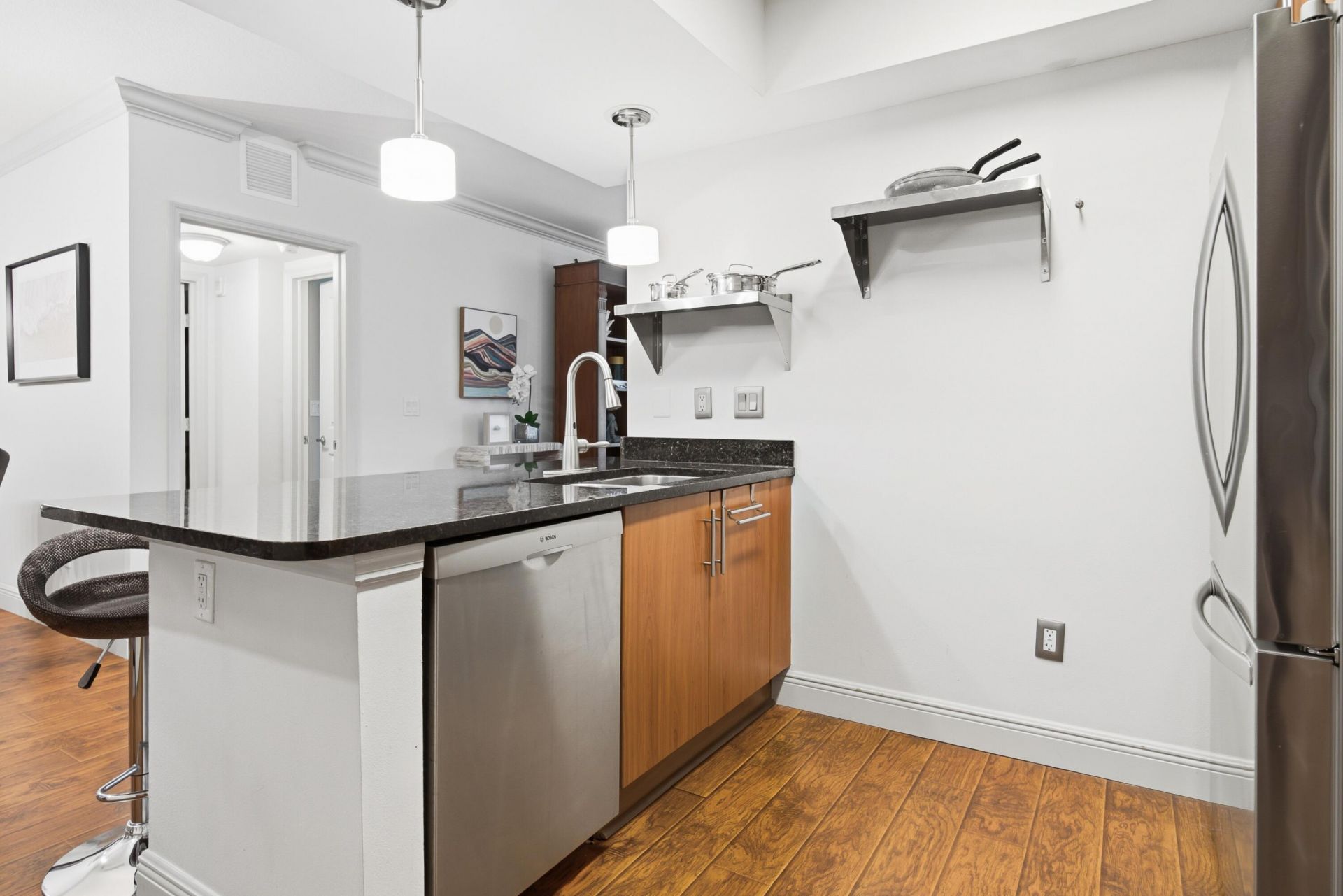 600 S Dixie Highway, Unit 211, West Palm Beach, FL 33401 Photo