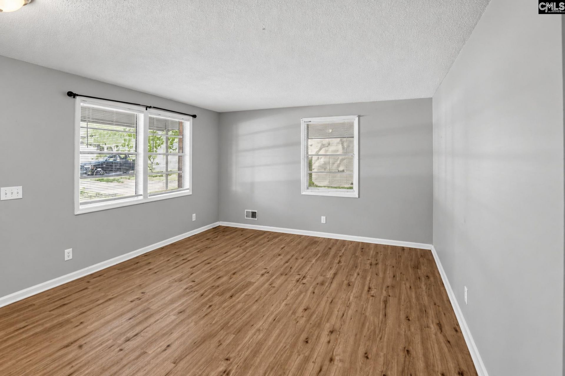 429 Mockernut Lane  Photo 4
