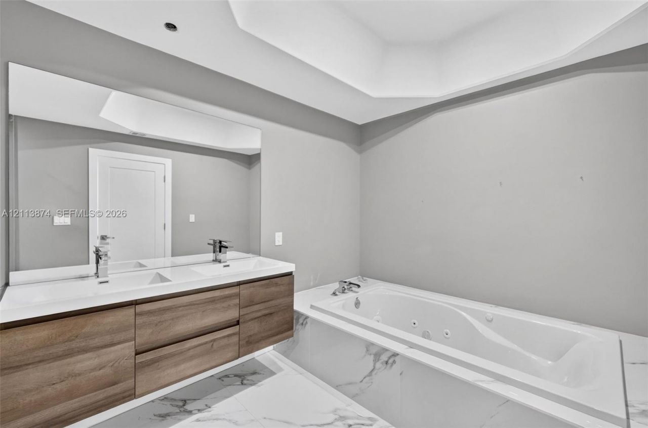 3900 Island Blvd , Unit B408, Aventura, FL 33160 Photo