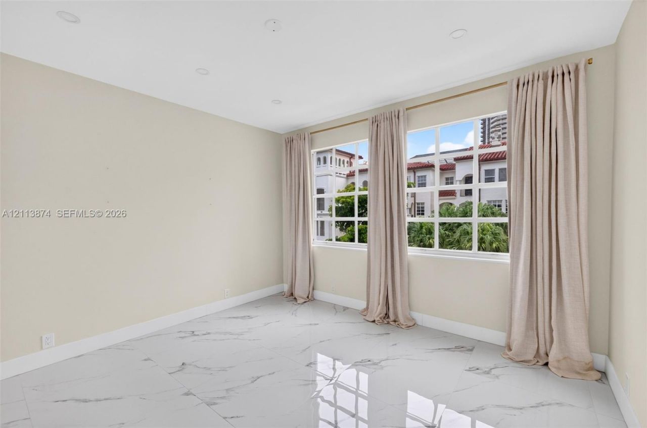 3900 Island Blvd , Unit B408, Aventura, FL 33160 Photo
