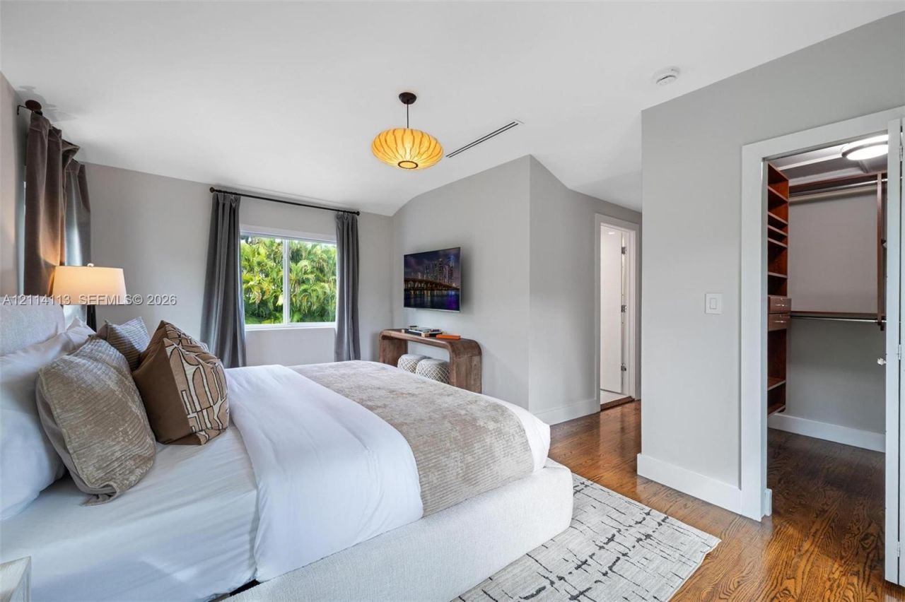 5386 Alton Rd , Miami Beach, FL 33140 Photo