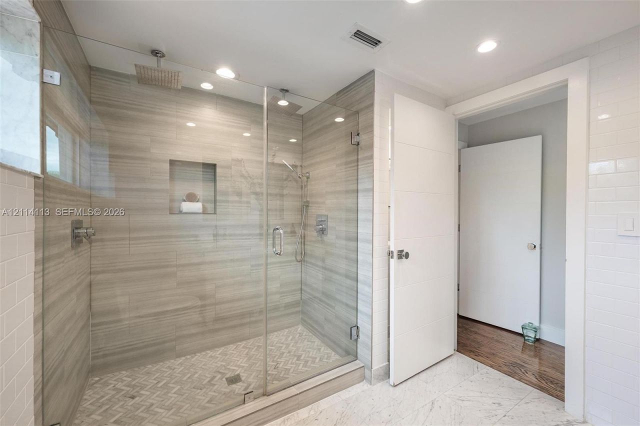 5386 Alton Rd , Miami Beach, FL 33140 Photo