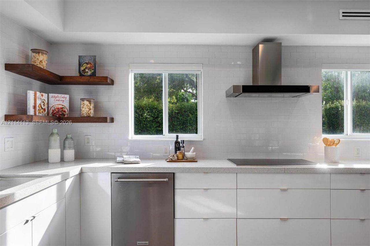 5386 Alton Rd , Miami Beach, FL 33140 Photo