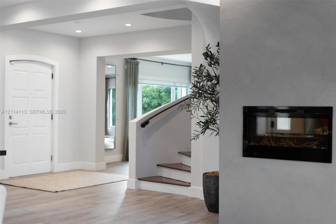 5386 Alton Rd , Miami Beach, FL 33140 Photo
