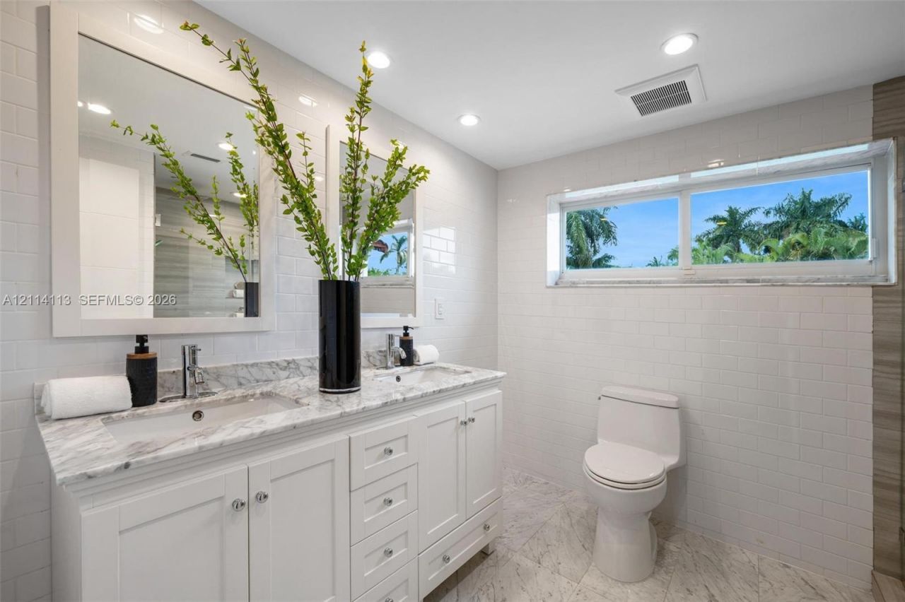 5386 Alton Rd , Miami Beach, FL 33140 Photo