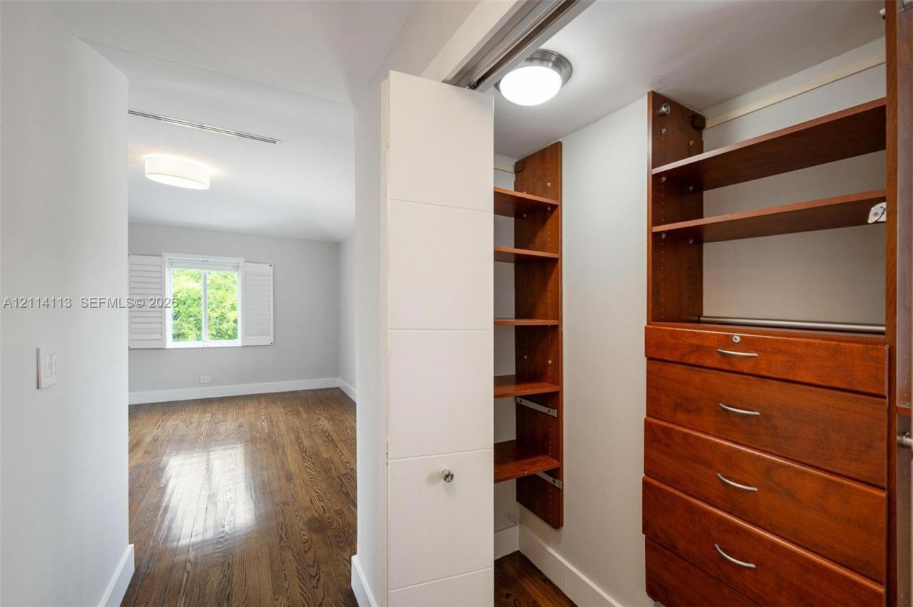 5386 Alton Rd , Miami Beach, FL 33140 Photo