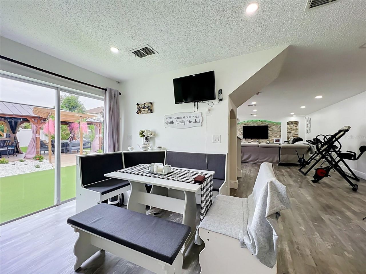3275 Amberley Park Circle , Kissimmee, FL 34743 Photo