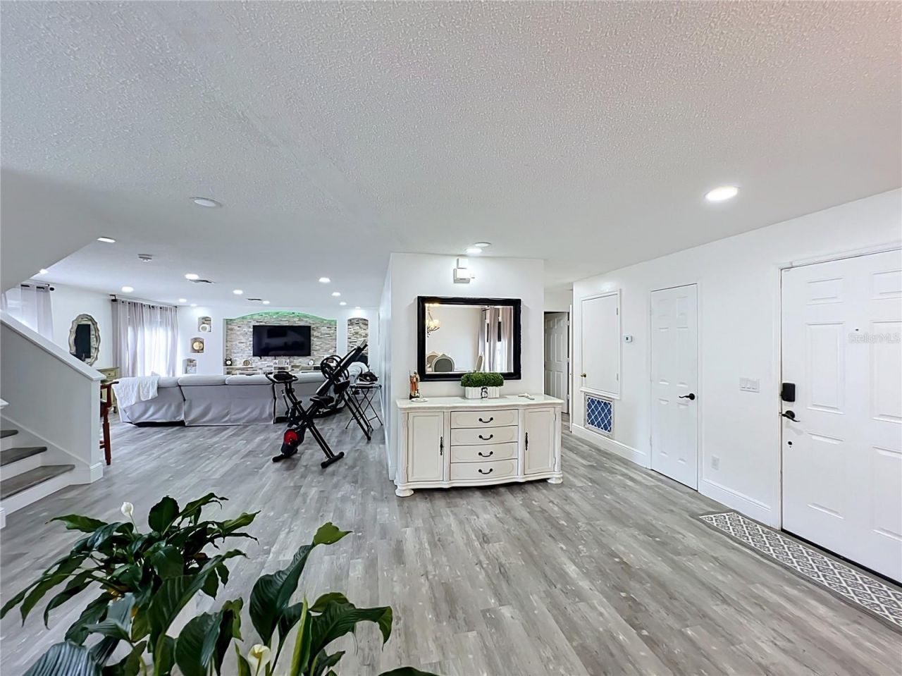 3275 Amberley Park Circle , Kissimmee, FL 34743 Photo