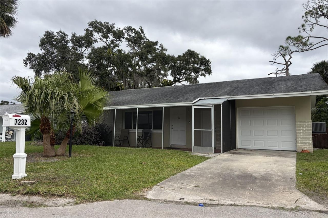 12517 Coffee Hill Row, Hudson, FL 34667 Photo