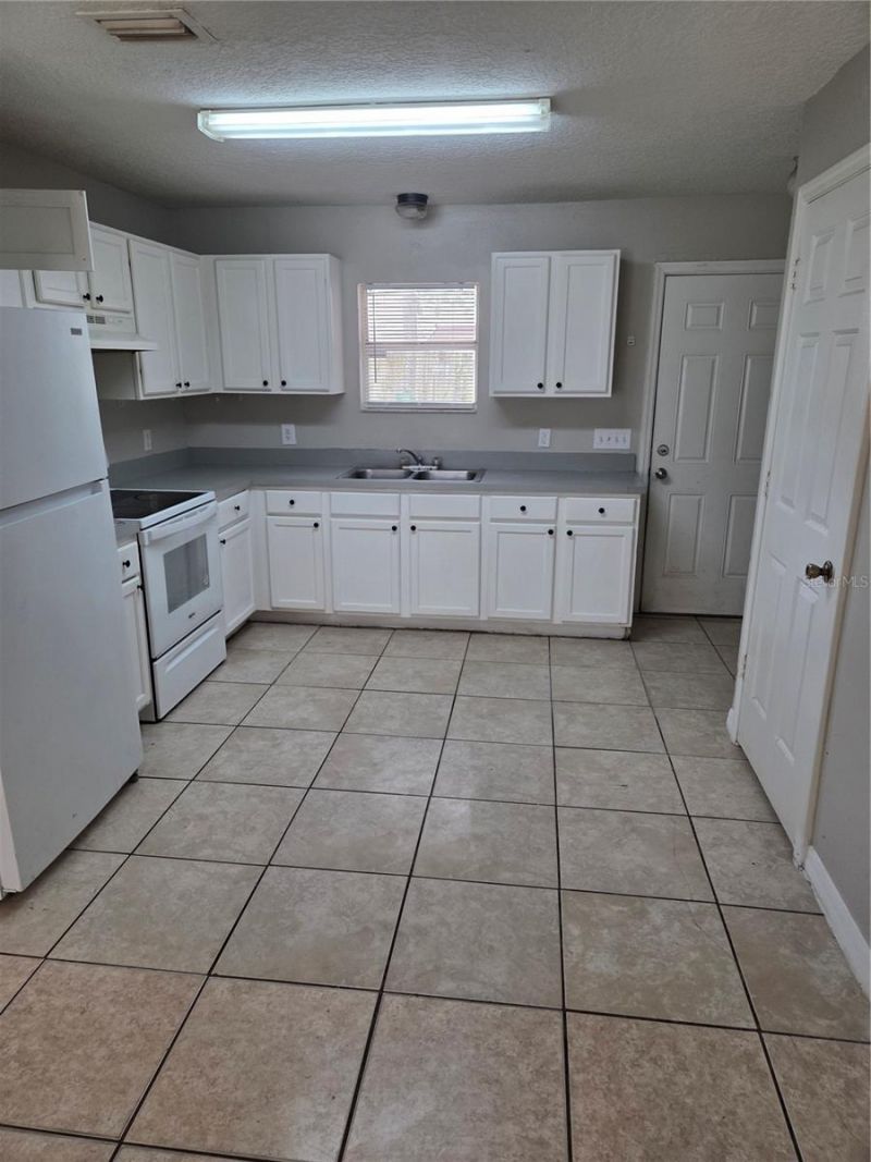 2818 Locicero Drive , Tampa, FL 33619 Photo