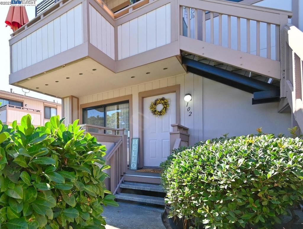 25072 Copa Del Oro Drive, Unit 102, Hayward, CA 94545 Main Photo
