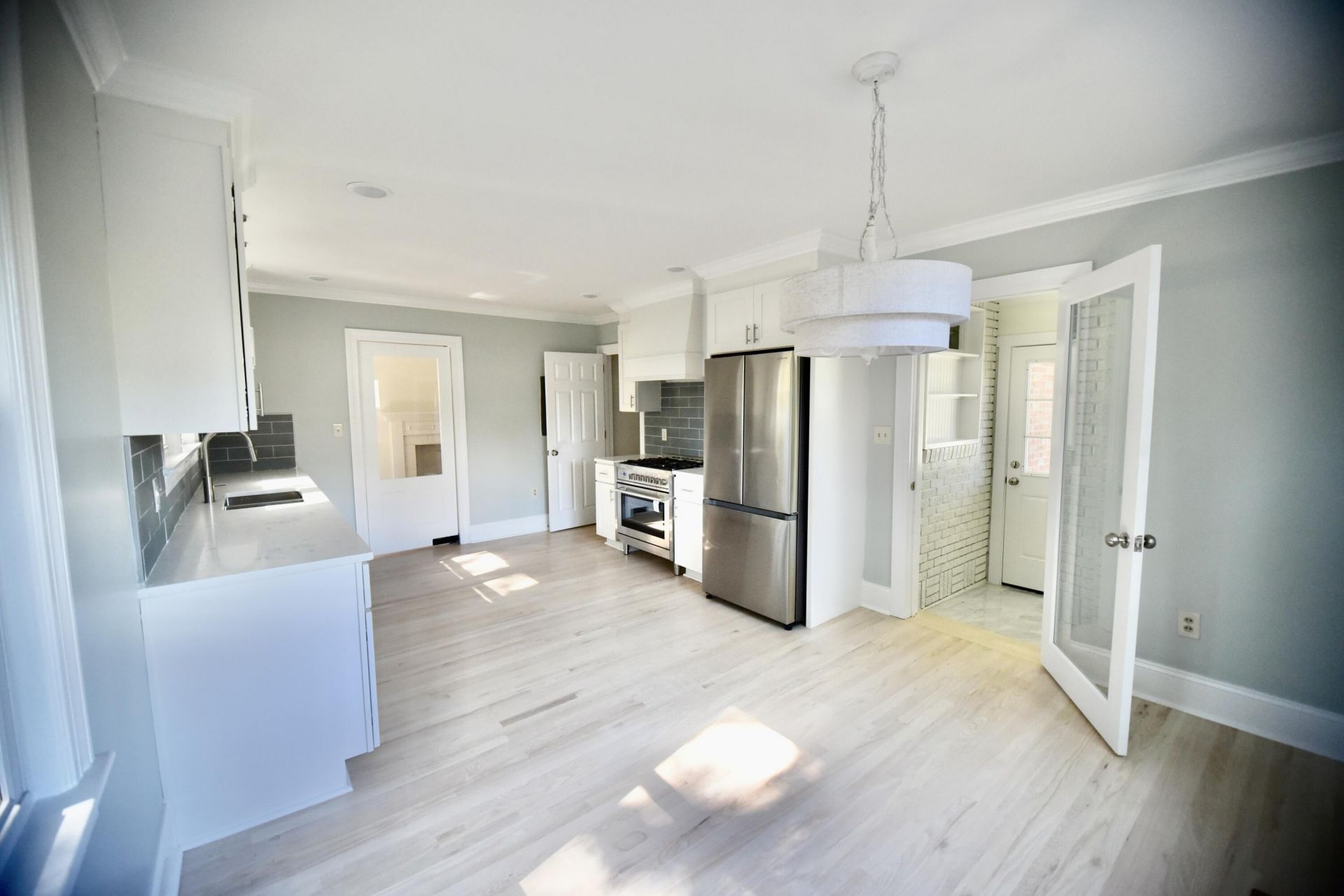 5068 Victoria Avenue Photo 13