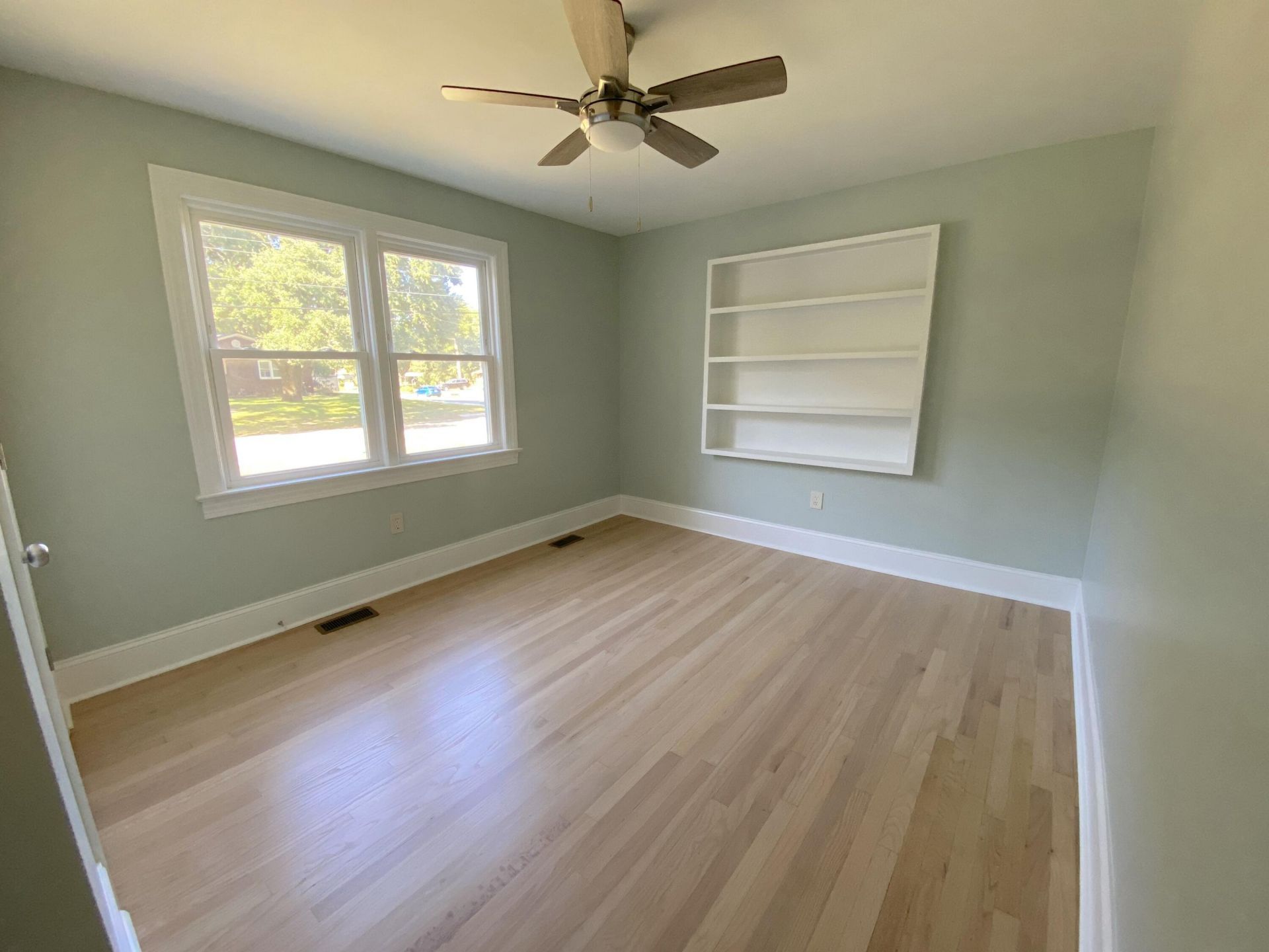 5068 Victoria Avenue Photo 21