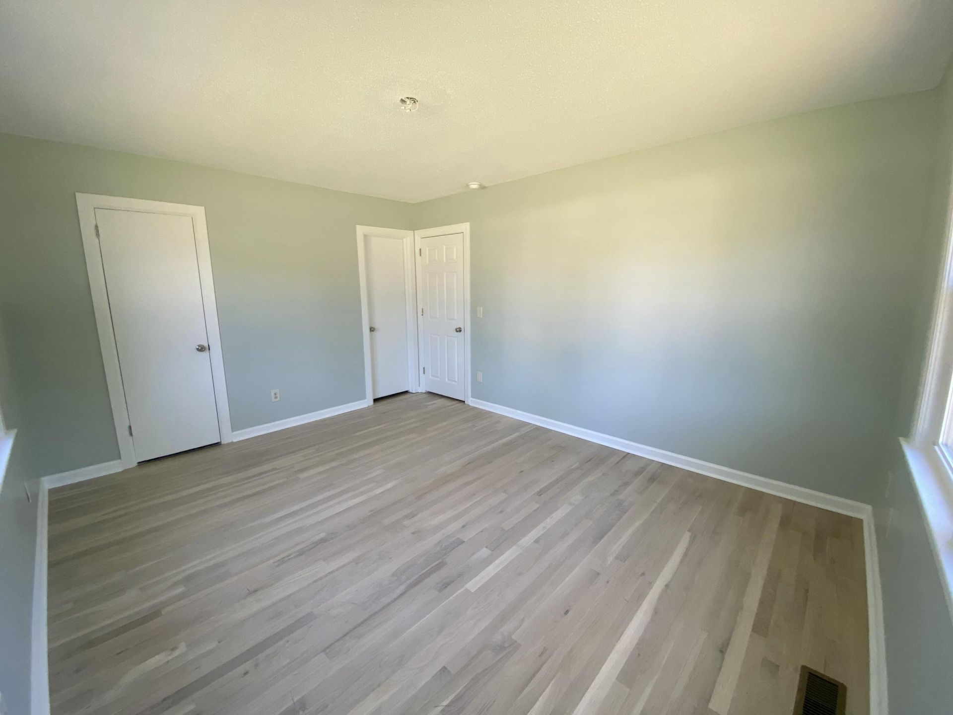 5068 Victoria Avenue Photo 25