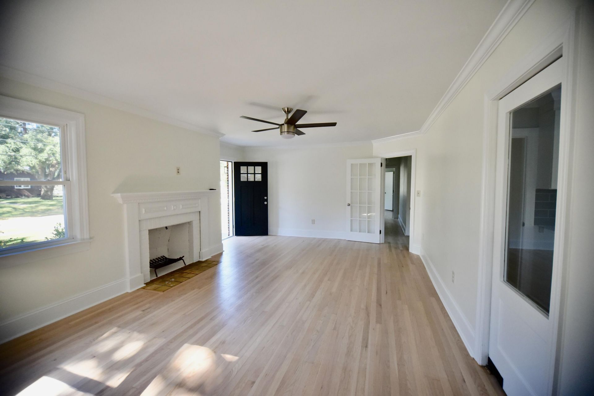 5068 Victoria Avenue Photo 5