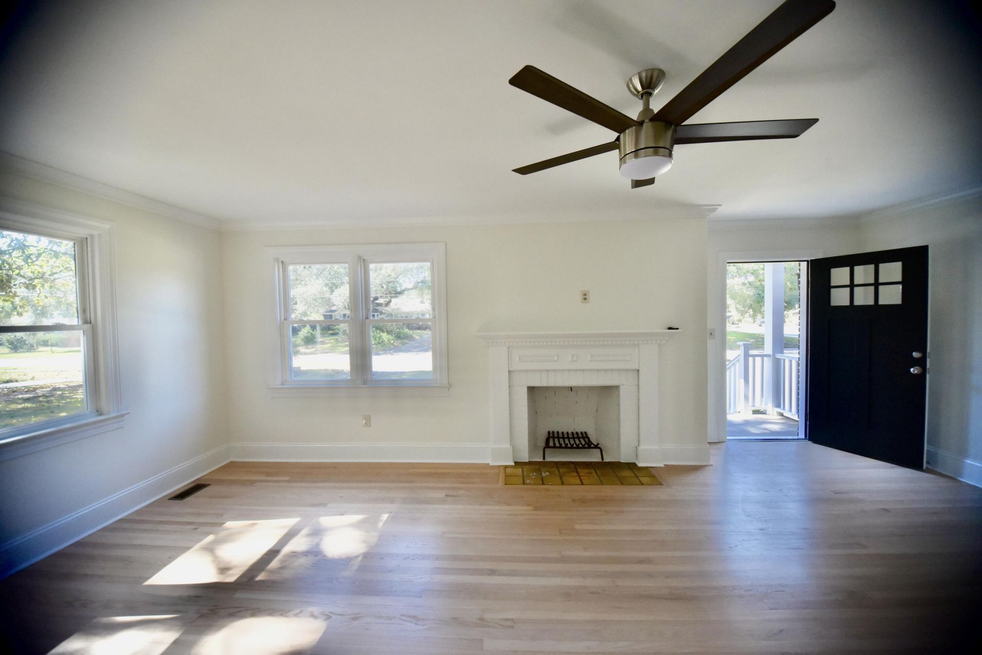 5068 Victoria Avenue Photo 6