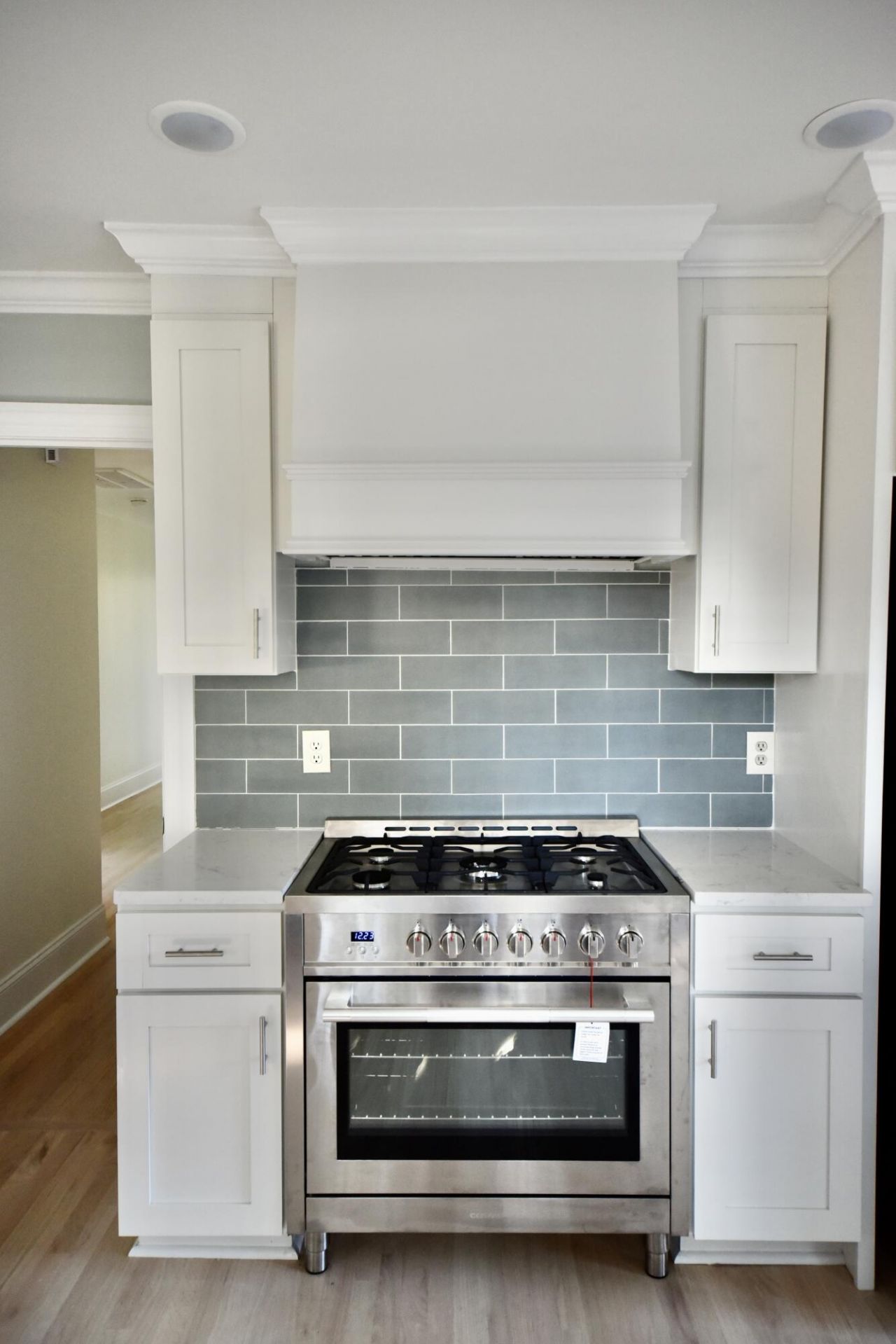 5068 Victoria Avenue Photo 9