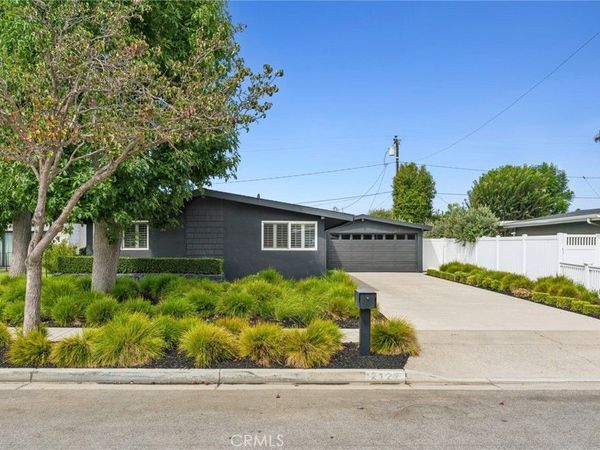 2127 College Avenue, Costa Mesa, CA 92627