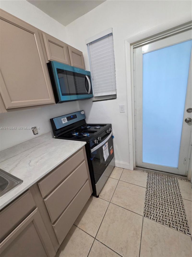 7207 Bay Dr , Unit 2, Miami Beach, FL 33141 Photo