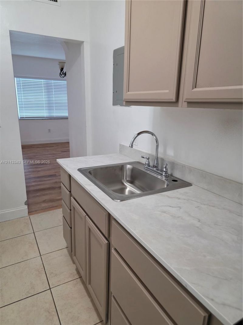 7207 Bay Dr , Unit 2, Miami Beach, FL 33141 Photo
