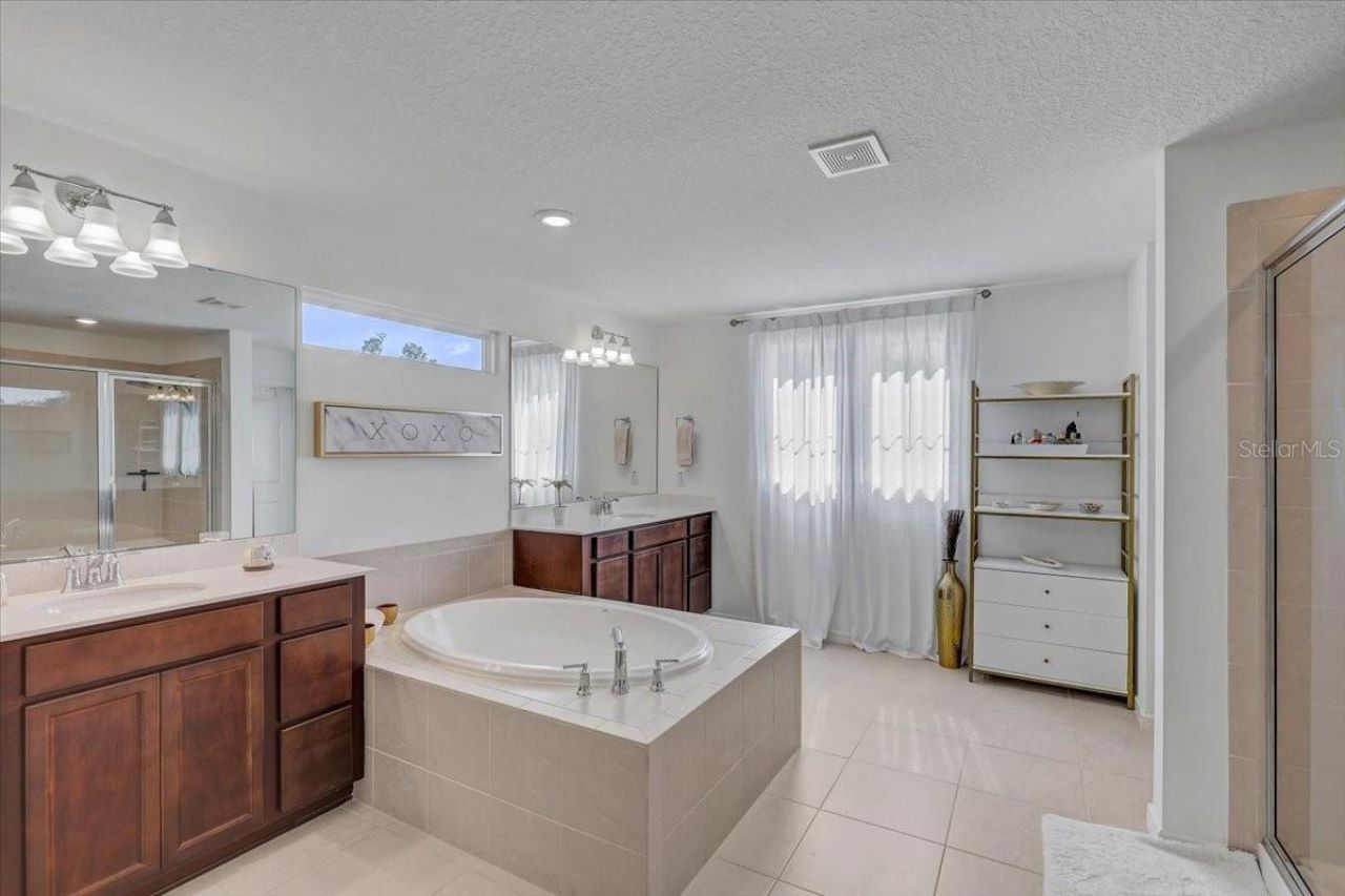 2848 Quail Crest Court , Valrico, FL 33594 Photo