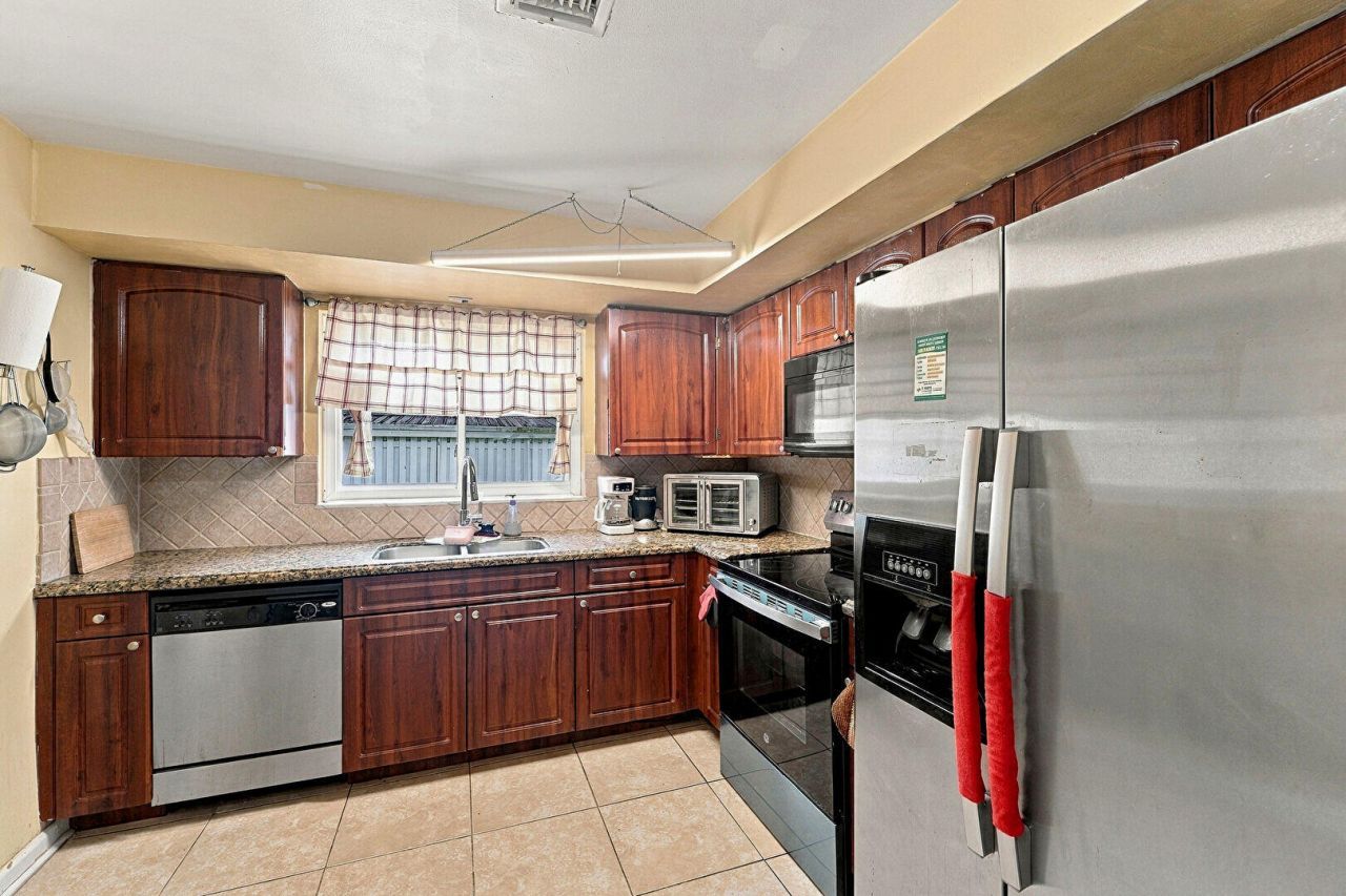 1159 Wynnewood Drive, West Palm Beach, FL 33417 Photo