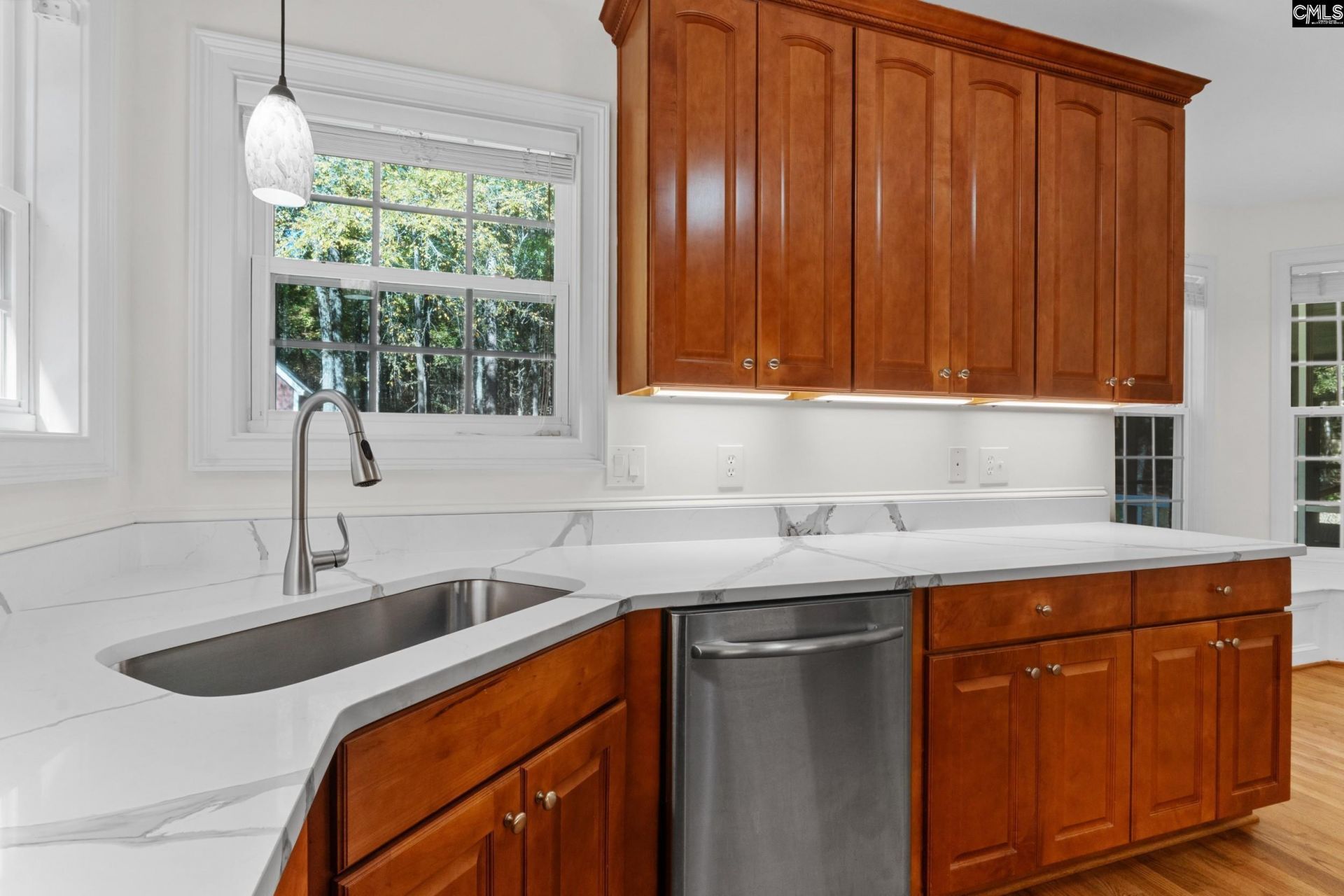435 Ashwood Hill Drive  Photo 8