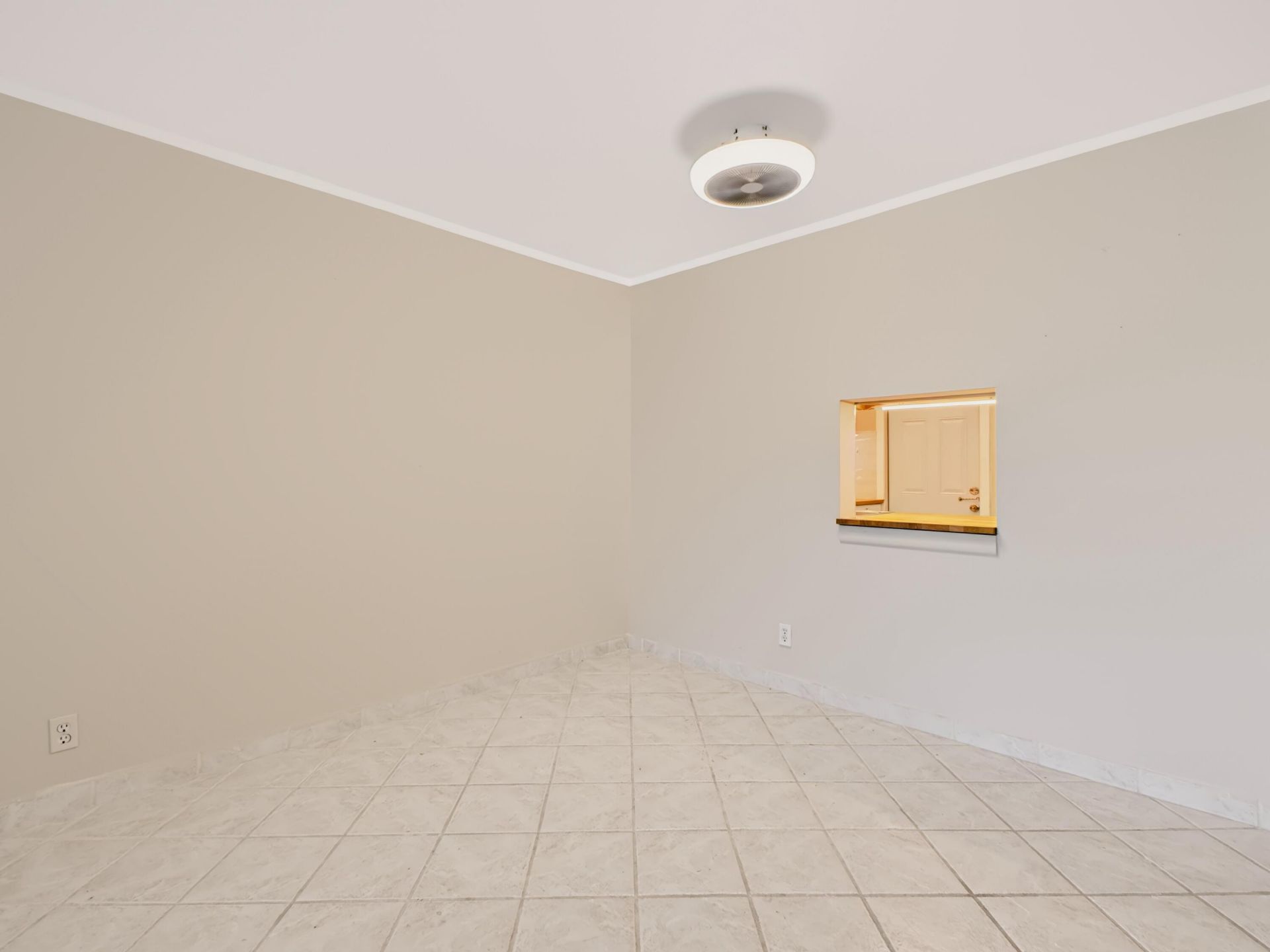 1425 Atlantic Shores Boulevard, Unit 307, Hallandale Beach, FL 33009 Photo