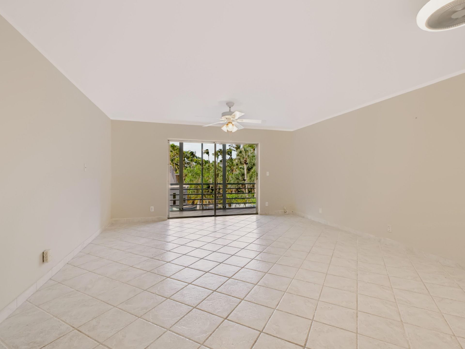 1425 Atlantic Shores Boulevard, Unit 307, Hallandale Beach, FL 33009 Photo