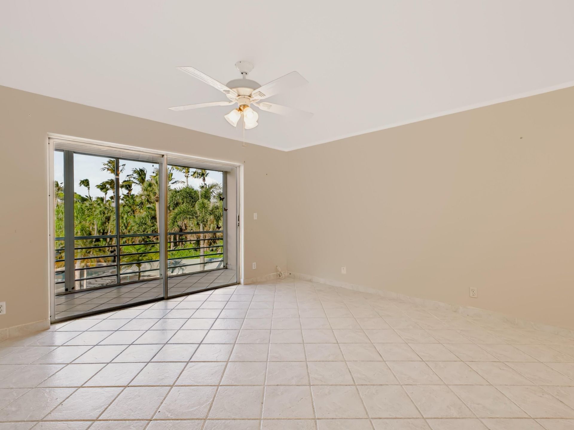 1425 Atlantic Shores Boulevard, Unit 307, Hallandale Beach, FL 33009 Photo