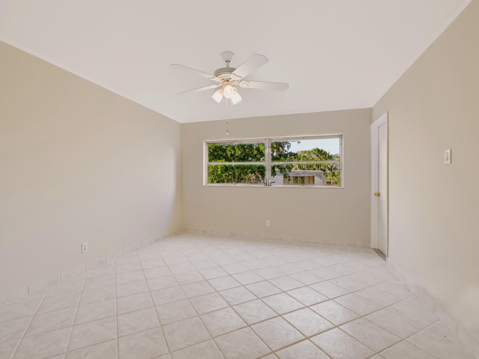 1425 Atlantic Shores Boulevard, Unit 307, Hallandale Beach, FL 33009 Photo