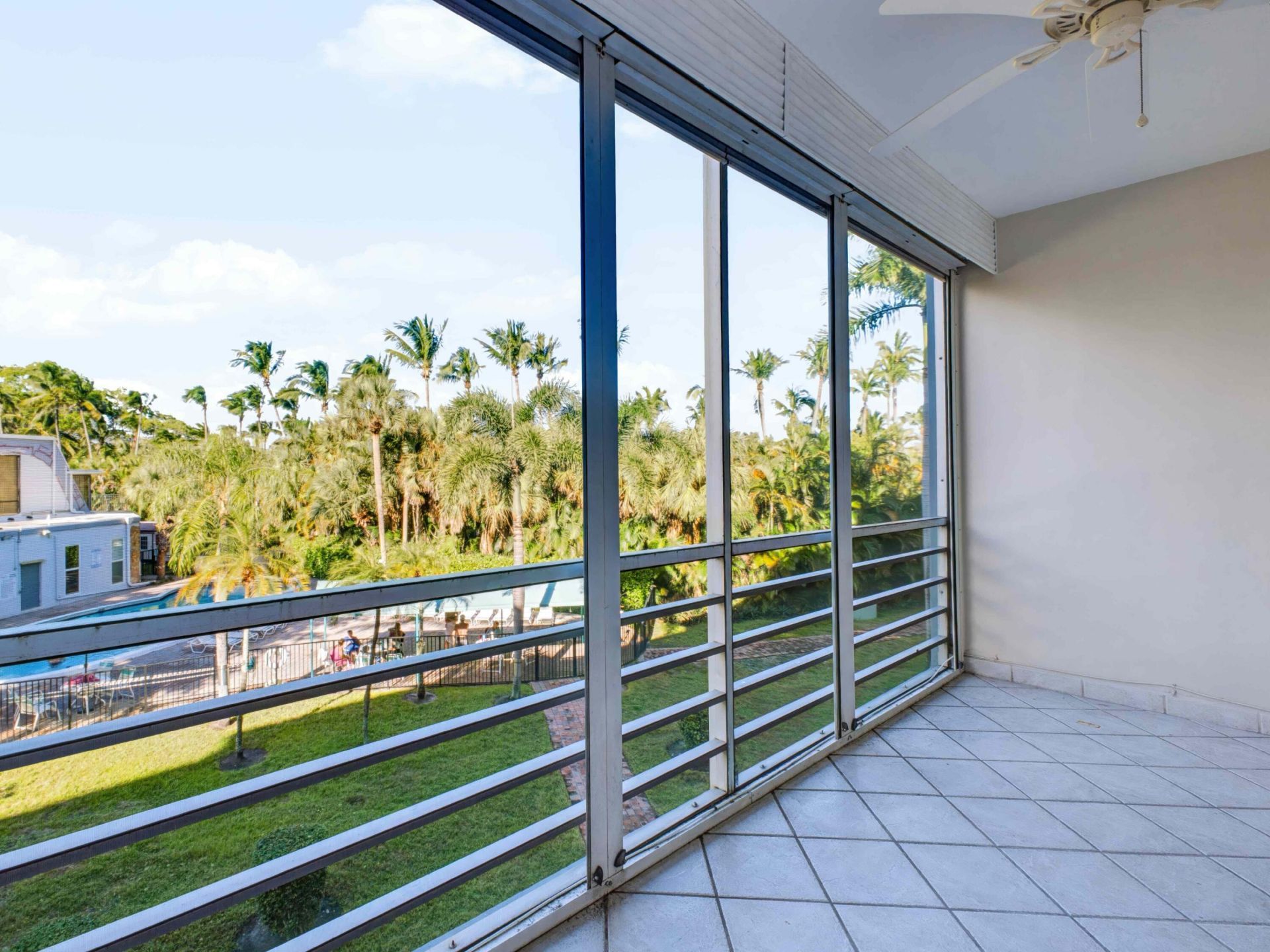 1425 Atlantic Shores Boulevard, Unit 307, Hallandale Beach, FL 33009 Photo