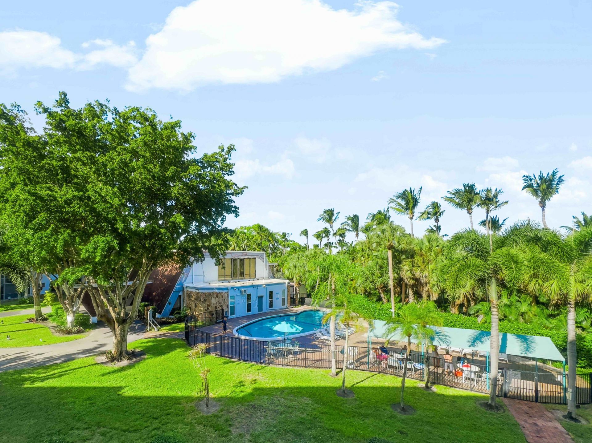 1425 Atlantic Shores Boulevard, Unit 307, Hallandale Beach, FL 33009 Photo