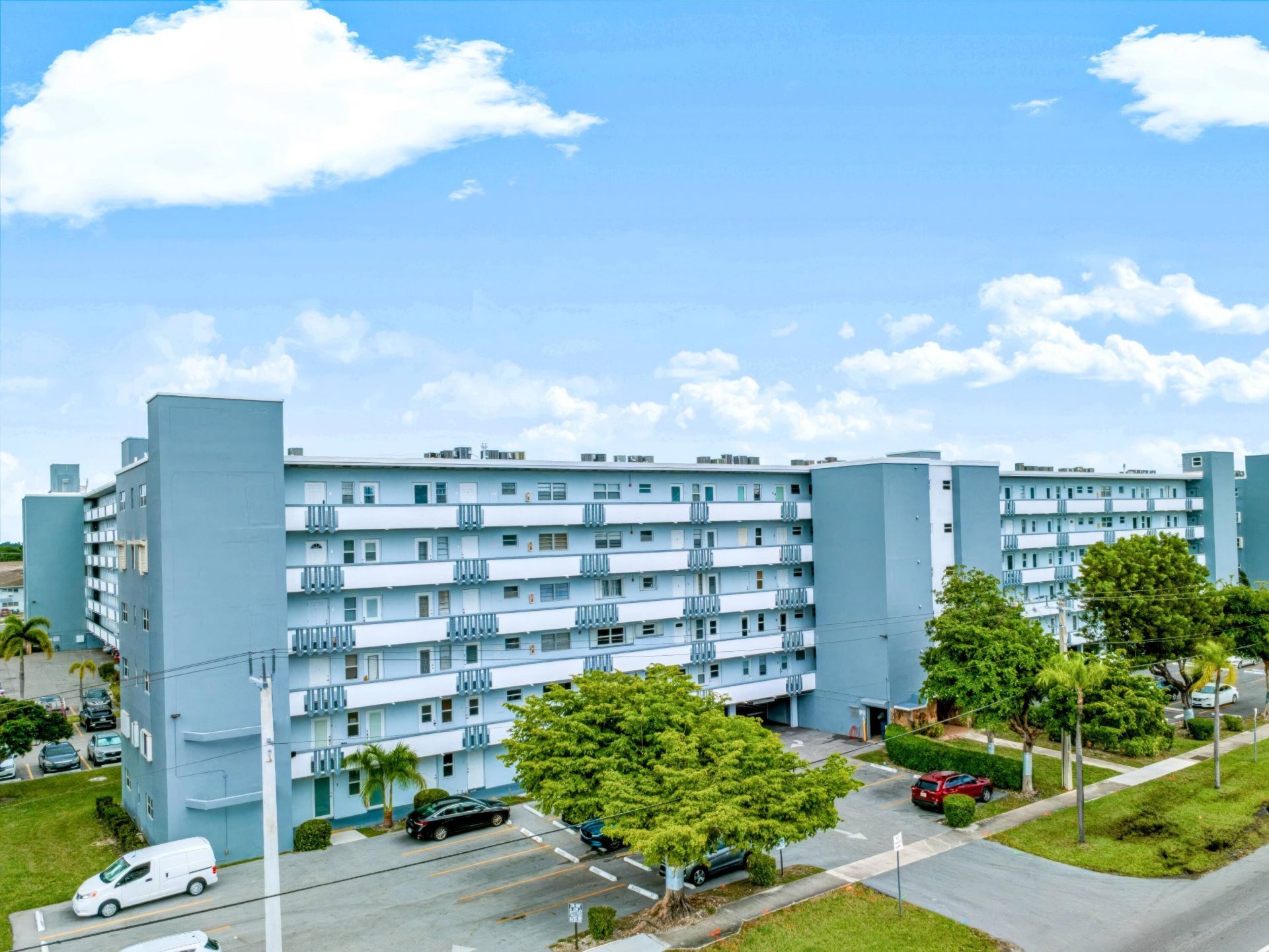 1425 Atlantic Shores Boulevard, Unit 307, Hallandale Beach, FL 33009 Photo
