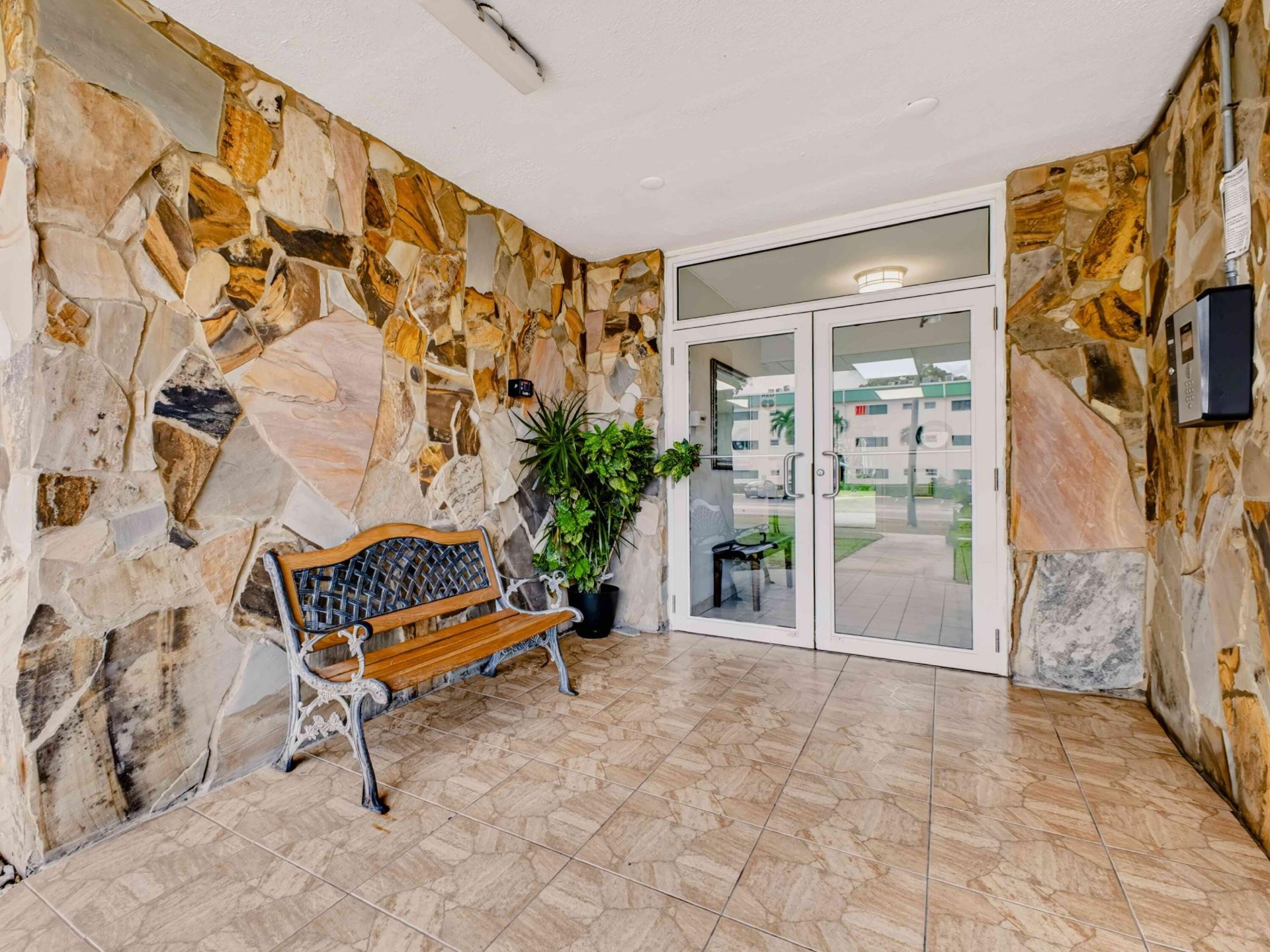 1425 Atlantic Shores Boulevard, Unit 307, Hallandale Beach, FL 33009 Photo