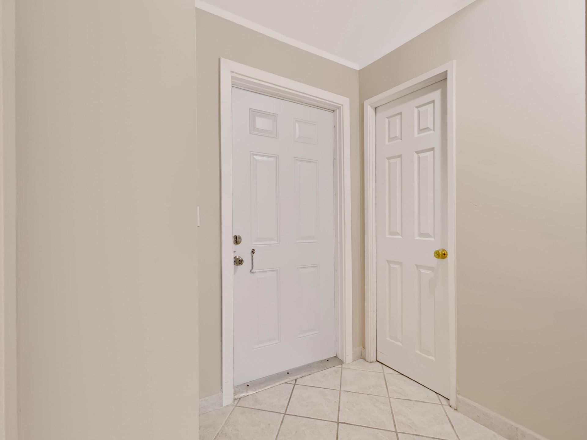 1425 Atlantic Shores Boulevard, Unit 307, Hallandale Beach, FL 33009 Photo