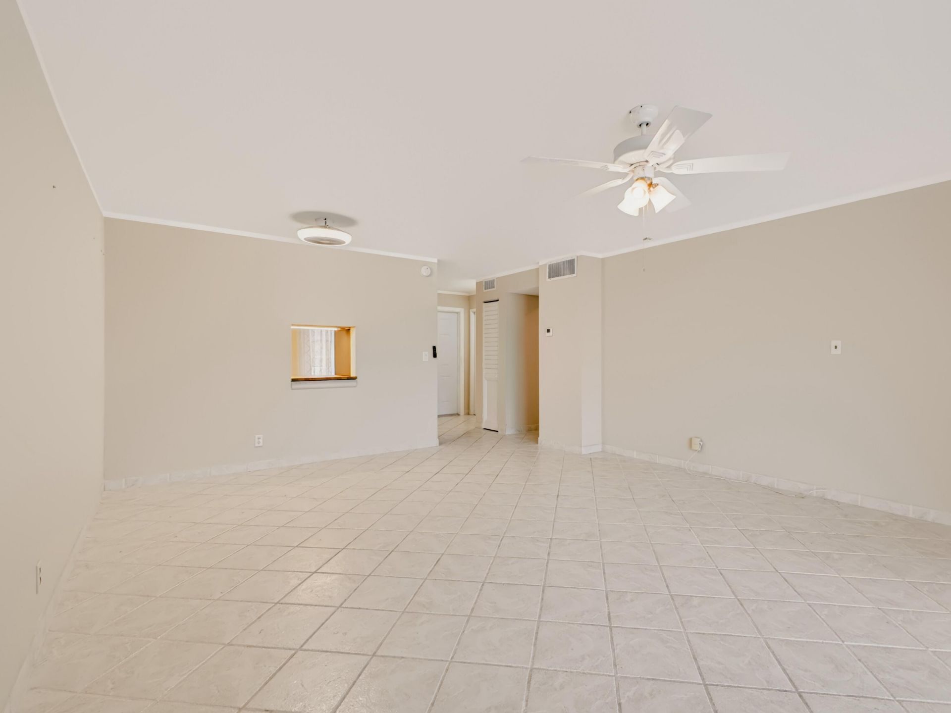 1425 Atlantic Shores Boulevard, Unit 307, Hallandale Beach, FL 33009 Photo