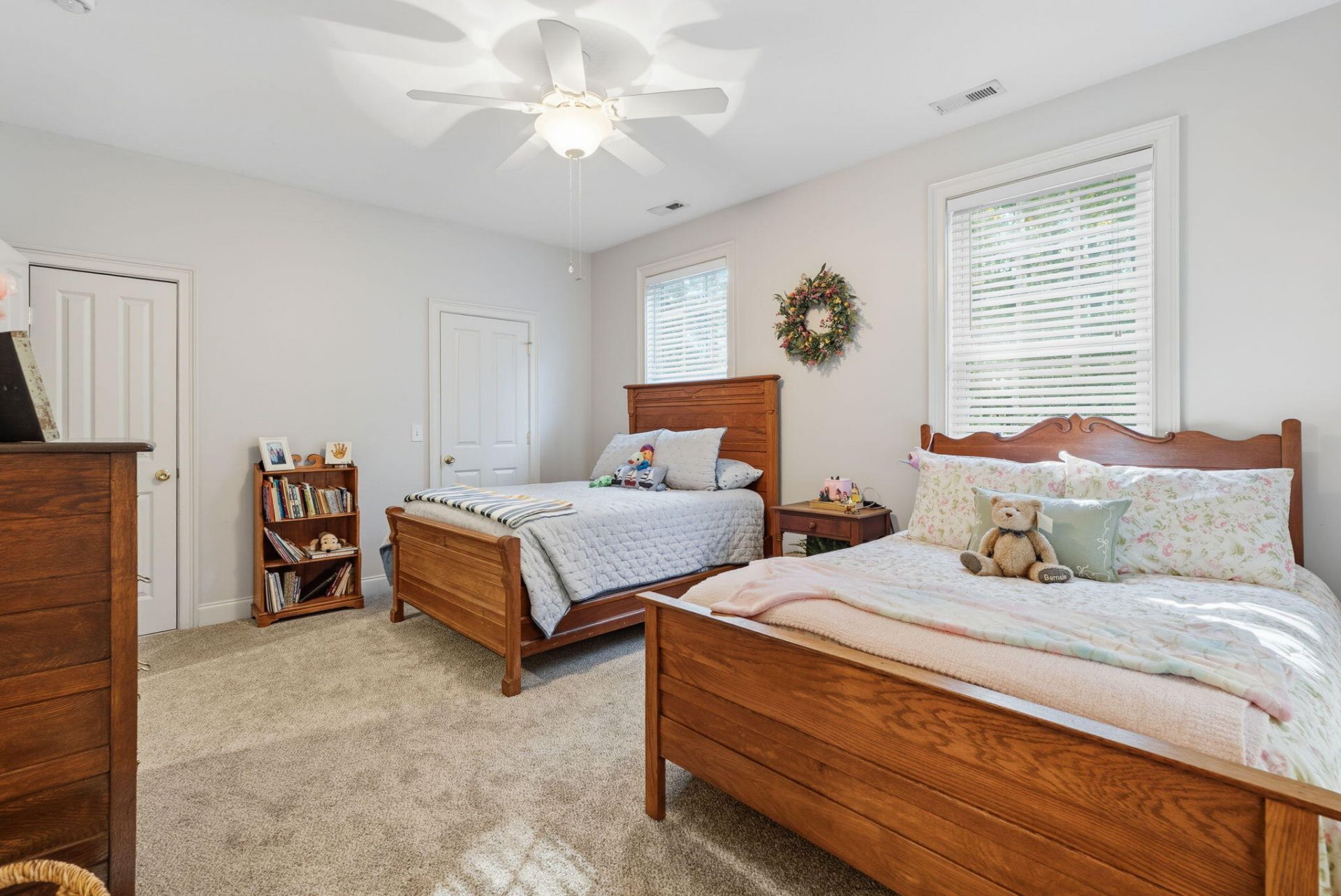215 Summer Breeze Way Photo 11