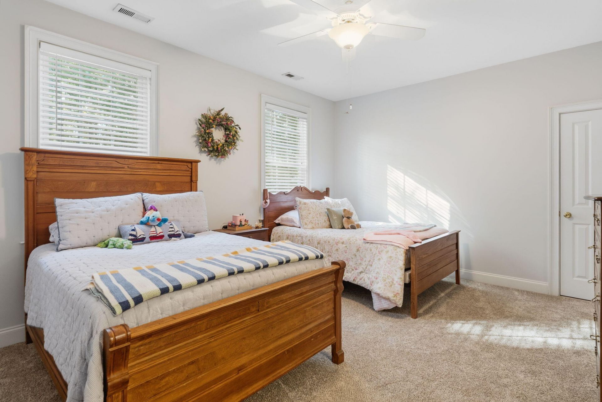 215 Summer Breeze Way Photo 41