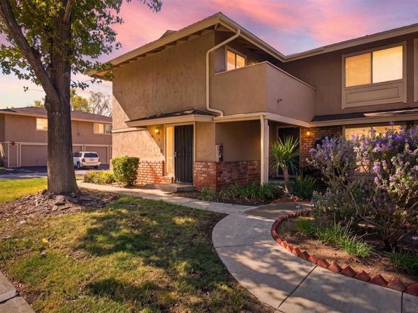 916 Amistad Ct, Unit D, El Cajon, CA 92019
