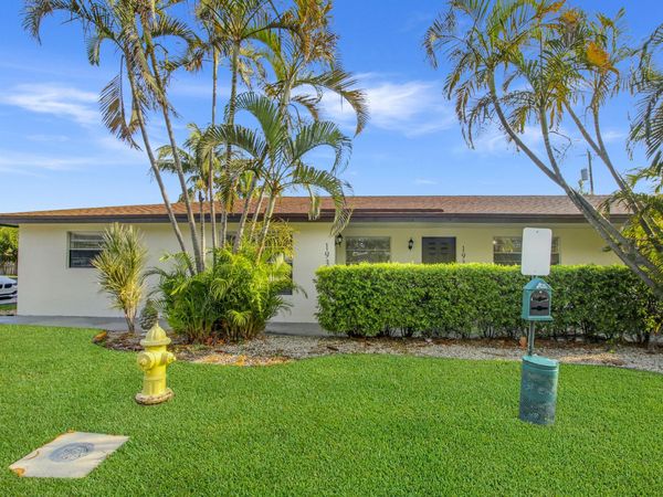 1931 Doffer Lane, North Palm Beach, FL 33408