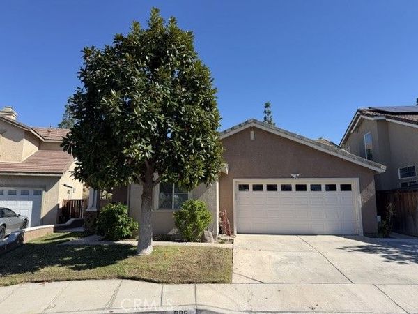 985 Toucan, Corona, CA 92879