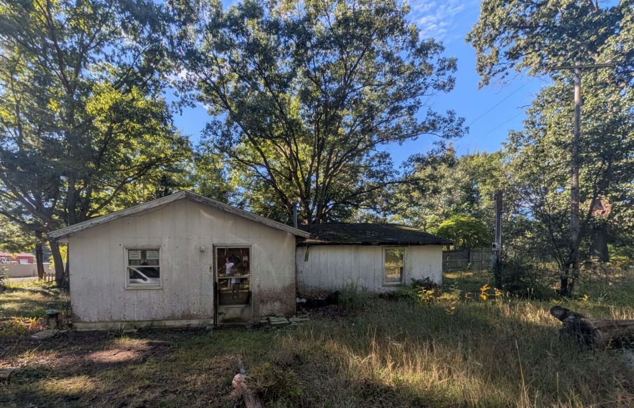 2955 Strand Road, Muskegon, MI 49445 Main Photo