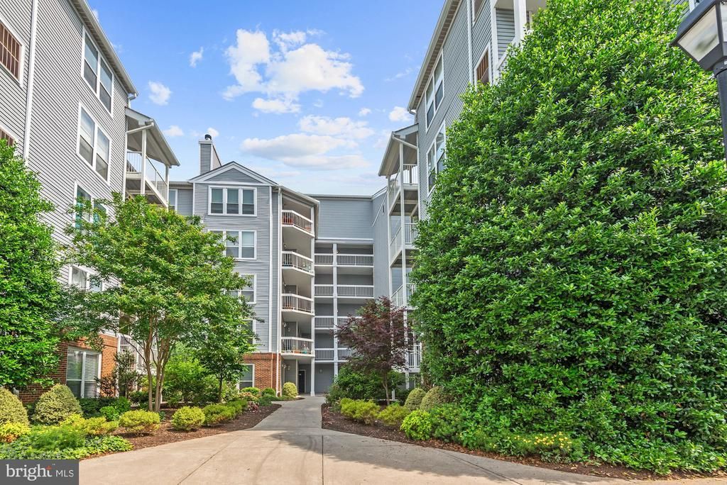 10303 Appalachian Circle , Unit 9-214, Oakton, VA 22124 Main Photo