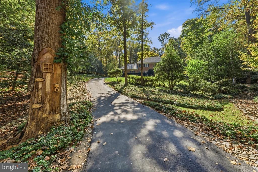 9211 Jeffery Road , Great Falls, VA 22066 Main Photo